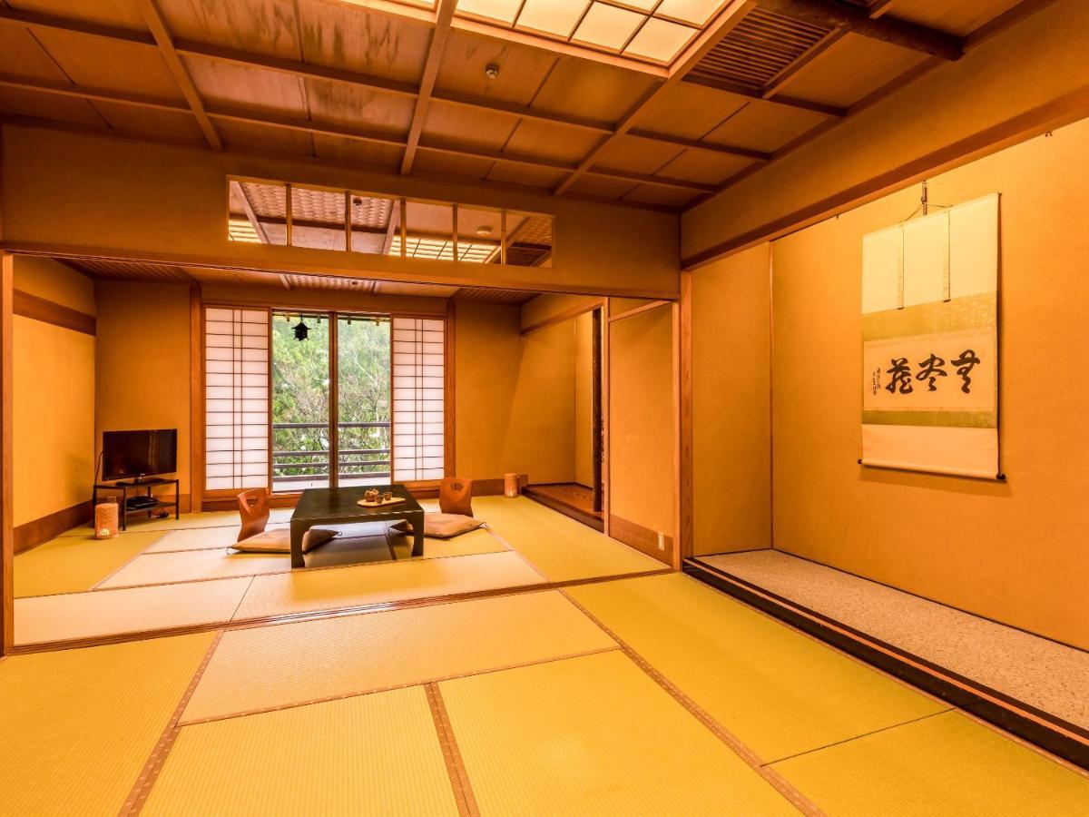 Отель Ooedo Onsen Monogatari Premium Yoshinoya Irokuen Кага Экстерьер фото