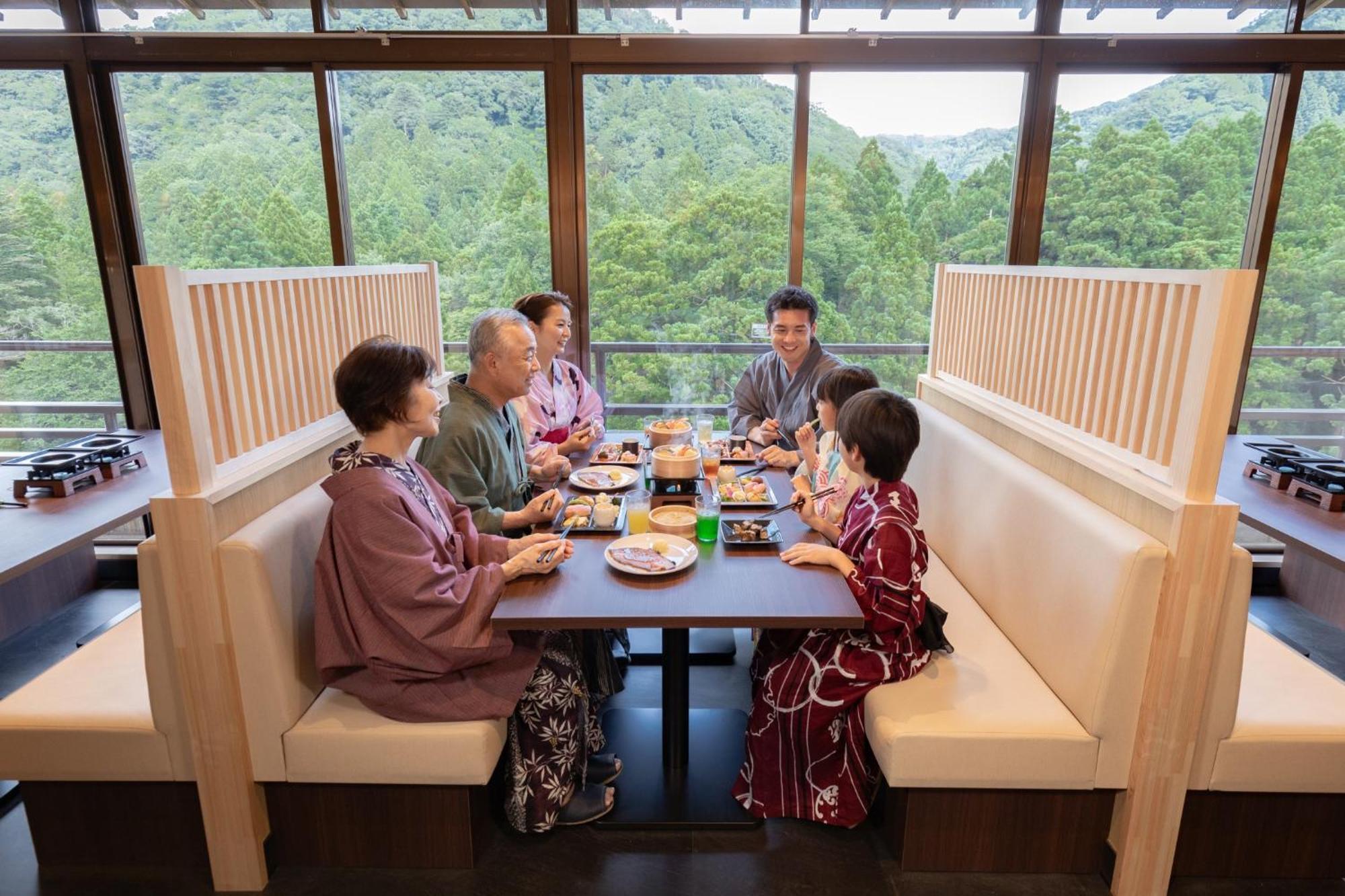 Отель Ooedo Onsen Monogatari Premium Yoshinoya Irokuen Кага Экстерьер фото